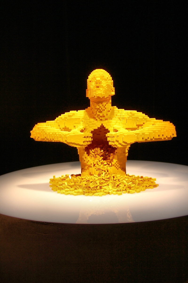 nature, 5K, indoors, food, toy, art of the brick, no people, representation, activity, human representation, crown, gold colored, sculpture, illuminated