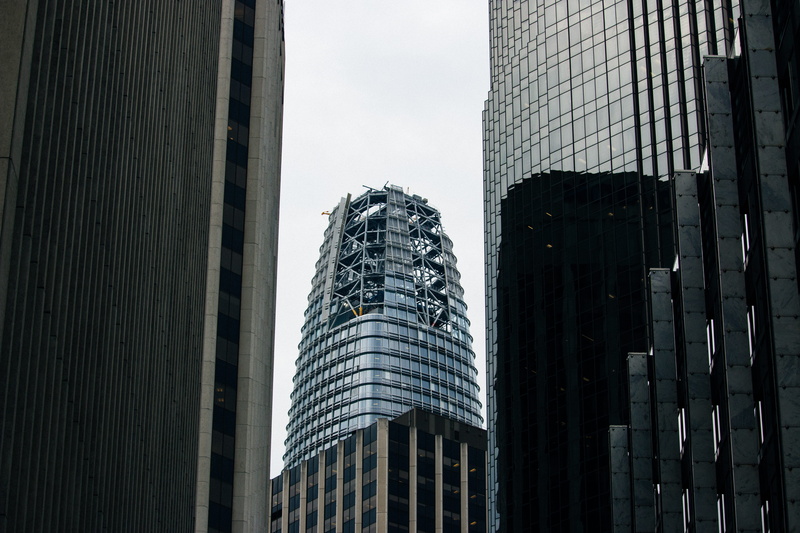 building, office building, handrail, spire, nature, skyscraper, urban, modern, travel destinations, financial district, salesforce tower, outdoors, apartment building