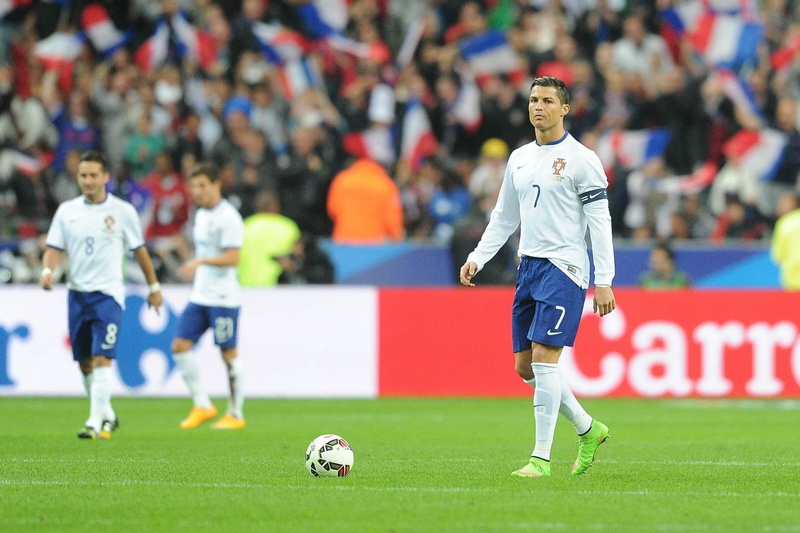 spectator, soccer player, soccer, athlete, playing, people, group of people, 1080P, full length, soccer field, soccer team, incidental people, cr7  picture backgrounds