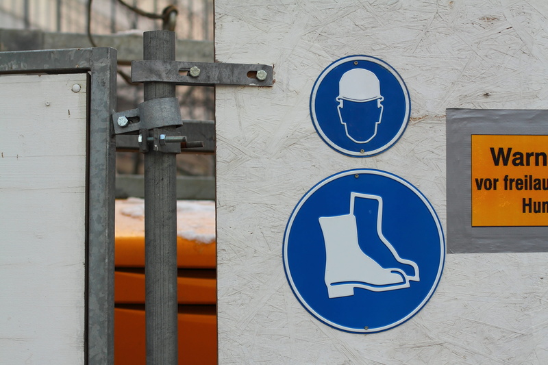 osh, site, guidance, warnschild, differing abilities, door, entrance, communication, shield, information sign, barrier, round, close-up, metal, construction workers