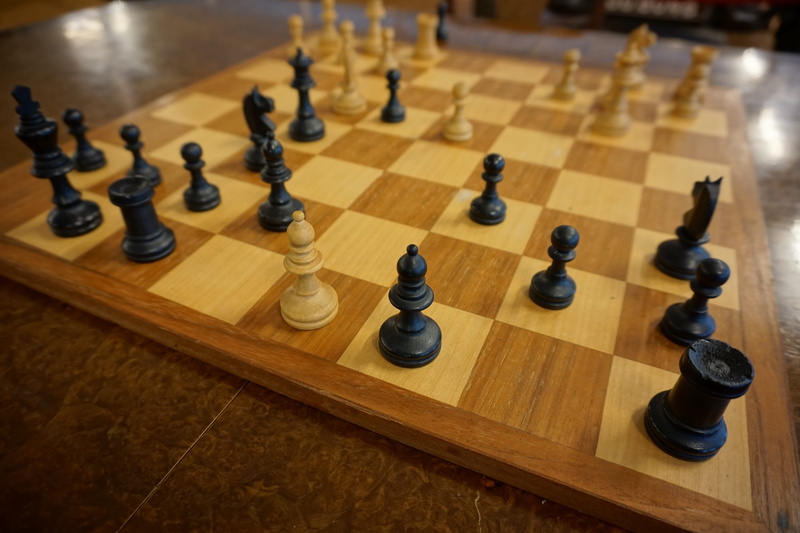 tactics, pawn - chess piece, strategy, competition, knight - chess piece, consider, 5K, chess game, still life, chess pieces, no people, black color, think