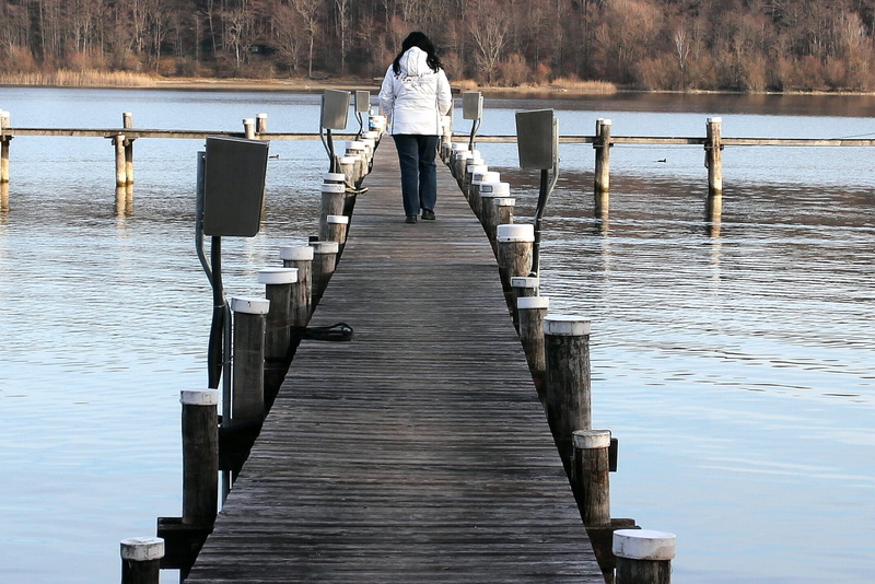 person, Direction, wood - Material, lake, human, woman, people, alternative, chance, sea, Decision, selection, jetty, Away, wooden, 1080P, daytime, tranquility