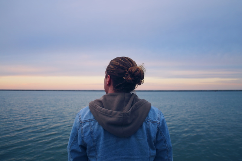 leisure activity, horizon, tranquil scene, casual clothing, dreaming, standing, 4K, calm, lifestyles, beautiful, lake eerie, real people, outdoors, cleveland