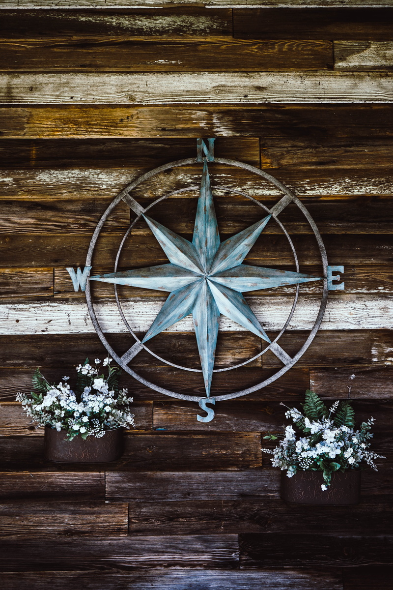 architecture, no people, old, compass, 5K, directions, vintage, decoration, north, wall - building feature, compass math, housing, travel, building, wood - material