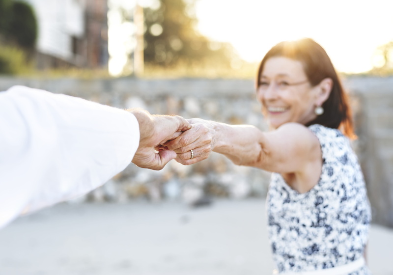 men, romance, adult, trip, enjoying, husband, wife, human hand, human body part, handshake, lifestyle, senior, man, leisure, smiling, girl, elderly, people