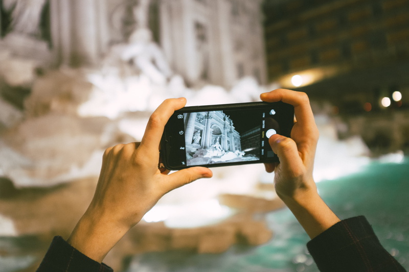 portable information device, camera - Photographic Equipment, mobile Phone, urban Scene, famous Place, city, photographing, holding, 4K, smart phone, Trevi Fountain