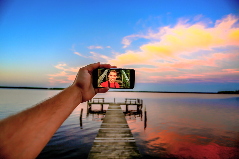 beach, 4K, sky, one person, cloud - sky, vacation, selfie, close-up, pier, relaxation, blur, focus, hand, arm, outdoors, taking, travel, sea, ocean, photography themes