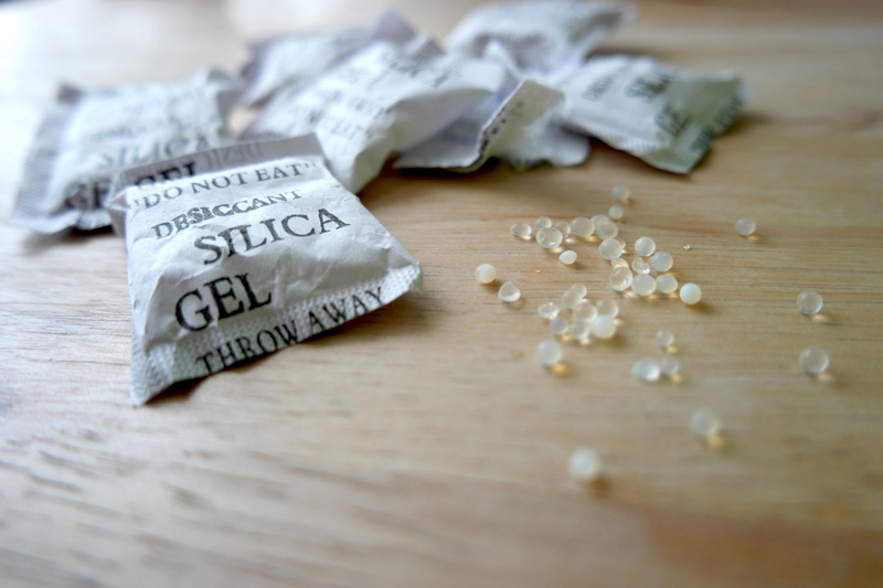 emotion, studio shot, packs, indoors, silica, high angle view, granules, slice, Dry, wellbeing, freshness, Desiccant, food and drink, dryer, pasta, selective focus