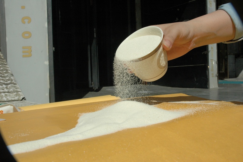 flour, dough, finger, semolina, food and drink, body part, human finger, table, wheat bran, real people, unrecognizable person, durum wheat, motion, hand