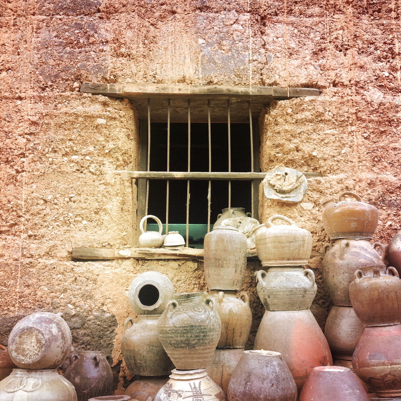 1080P, built structure, wall - building feature, granule, clay pots, pottery, solid, warm colors, building exterior, the adobe, outdoors, no people, architecture
