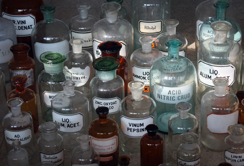 large group of objects, variation, alternative medicine, transparent, background, disease, pharmacy, laboratory, western script, chemistry, 2K, arrangement