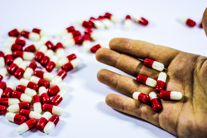 medical, the disease, prescription medicine, human hand, tablets, red, nutritional supplement, pill, 5K, prescription, cure, drug, overdose, large group of objects