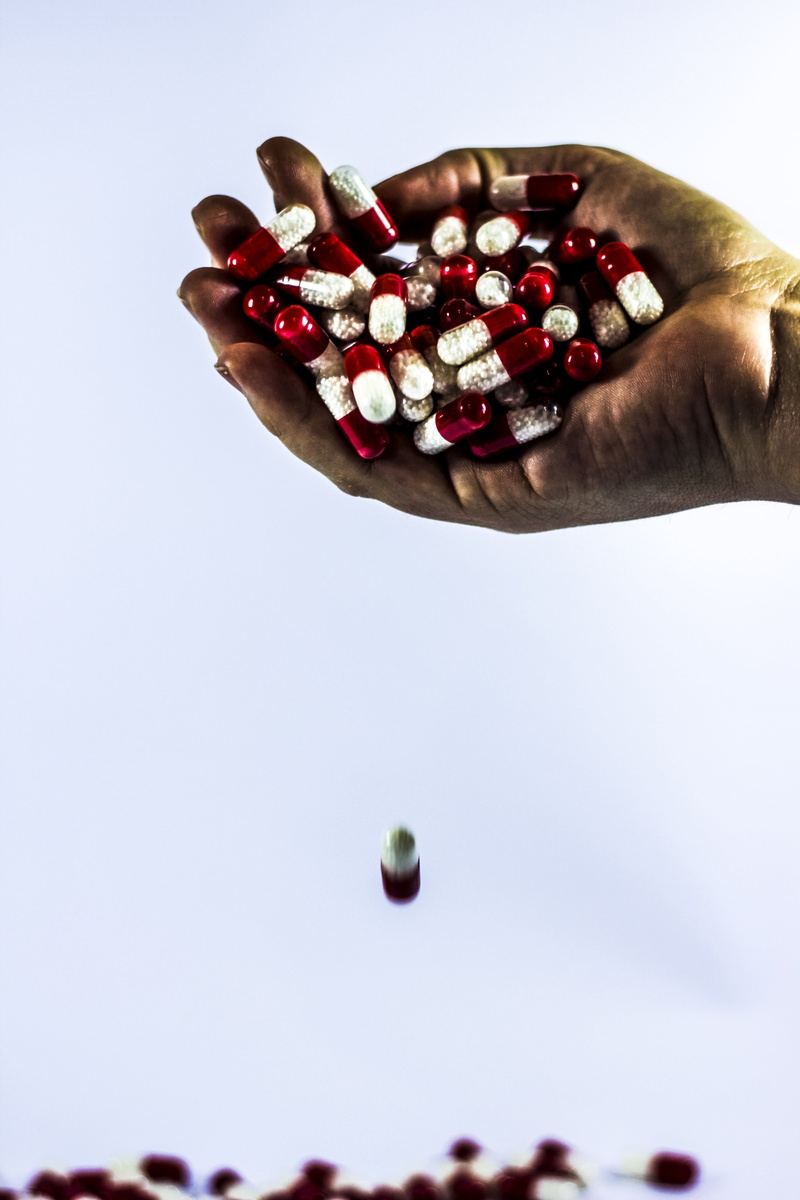food and drink, vitamin, nutritional supplement, the disease, the hand, healthcare and medicine, medical, heal, placebo, pharmacological, get sick, one person