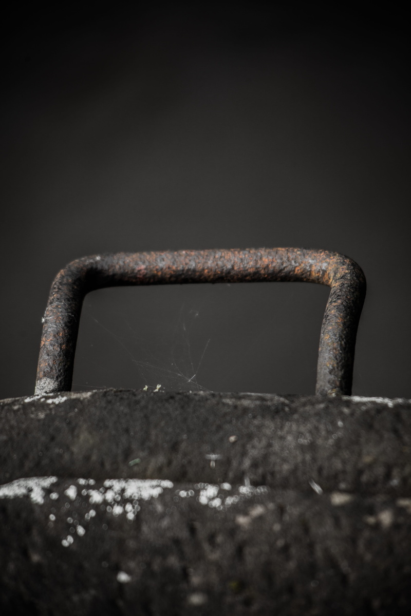 selective focus, auburn, rusted, focus on foreground, still life, run-down, stainless, textured, no people, obsolete, deterioration, decomposition, close-up