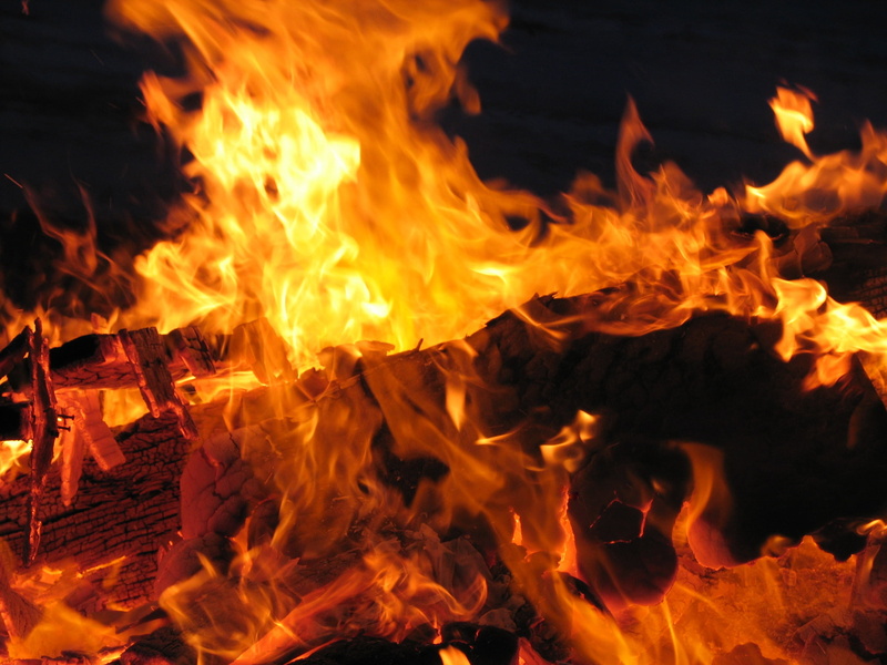 hot, heat - temperature, cinders, glowing, flames, outdoors, close, log, orange, darkness, kindling, sweltering, glow, combustion, smoke, wood, smoulder