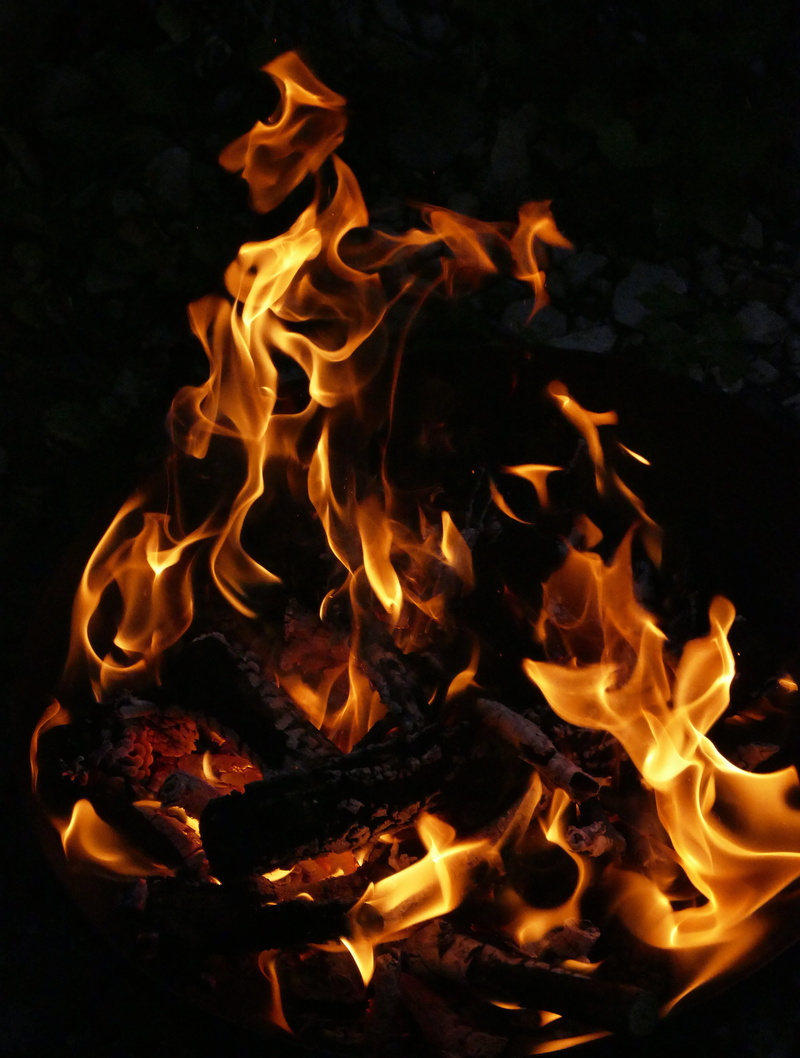 bonfire, atmospheric, communication, mood, smoke, flame, outdoors, inferno, black background, glow, cozy, glowing, fire bowl, campfire, nature, close-up