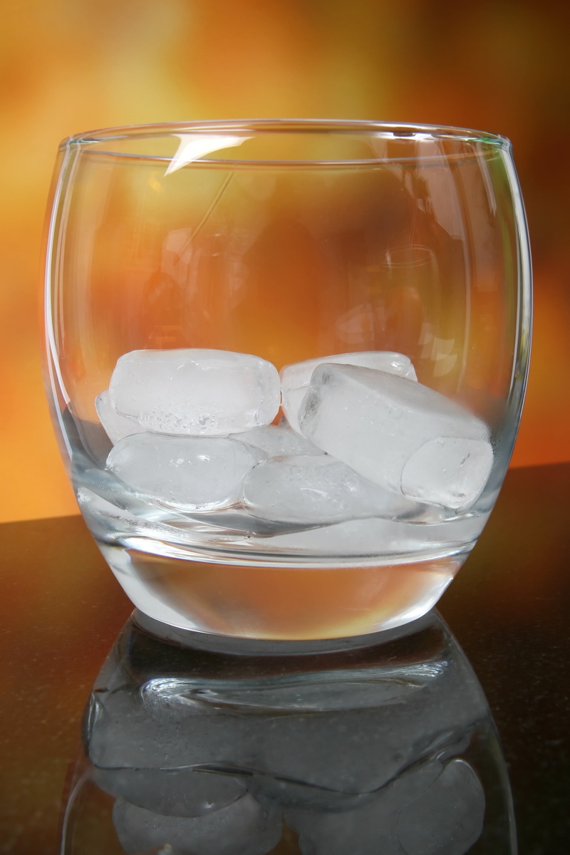 wine, spirits, freshness, froth, close-up, aa, champagne, closeup, frozen, cool, lemon, drinking, alcoholic, reaction, alcoholism, green, restaurant, focus on foreground