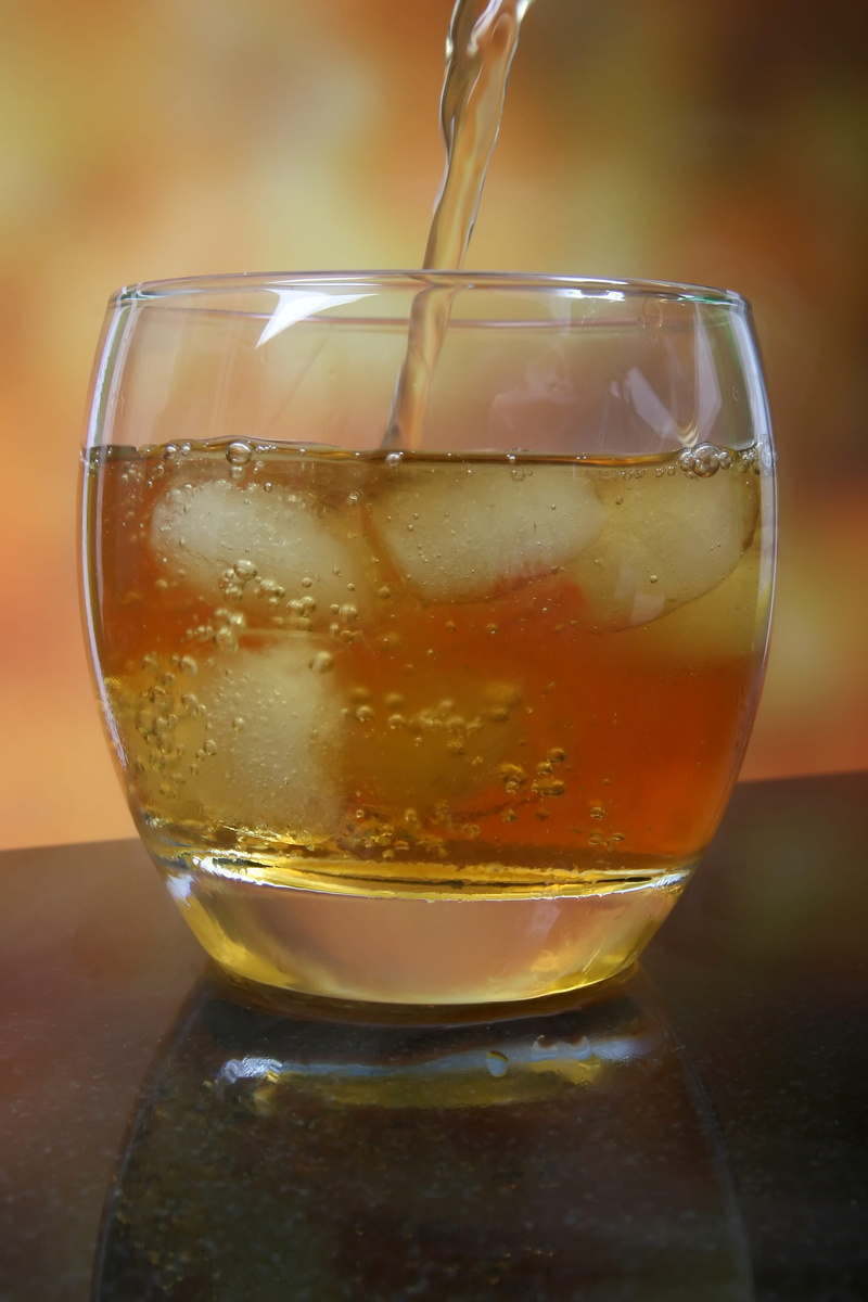 night, macro, cool, restaurant, celebration, table, smoky, stress, green, fruit, non-alcoholic beverage, pouring, drinking, lime, brandy, sparkling, glass