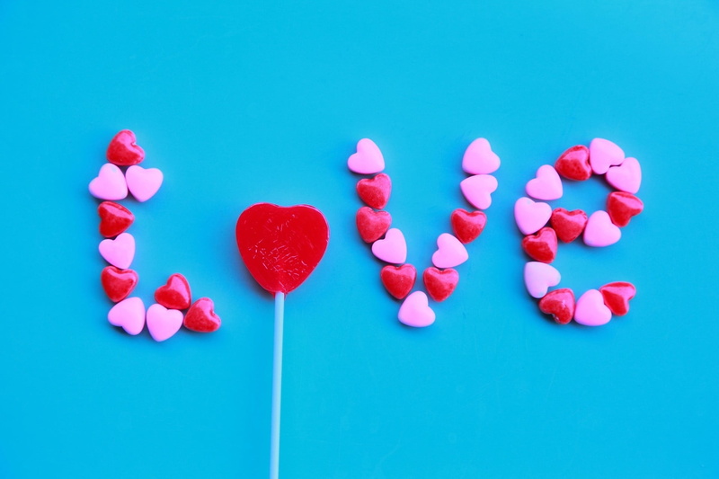 romance, dating, group of Objects, colors, food, concepts, heart Shape, backgrounds, passion, sweet food, large group of objects, candy, studio shot, candy heart