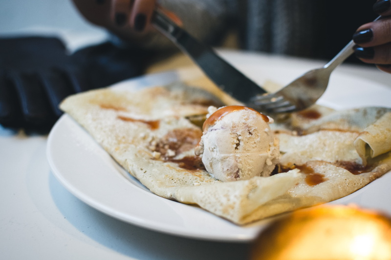 5K, temptation, cooking, kitchen utensil, sweet, indoors, selective focus, table knife, hot, freshness, eating utensil, one person, meal, ice cream, breakfast