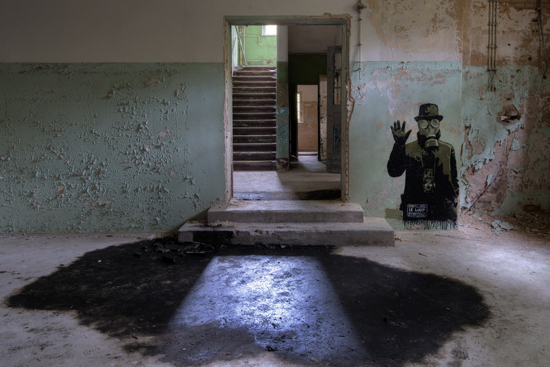day, wall - building feature, male likeness, abandoned, art and craft, religion, indoors, the past, ruined, representation, 1080P, building, architecture