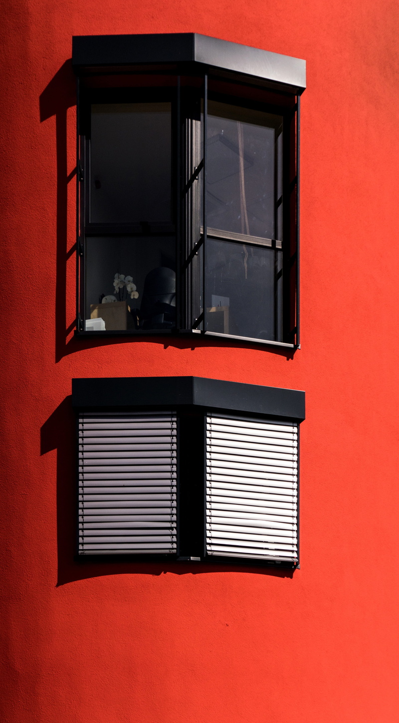 modern, technology, building, window, red, glass - material, building Exterior, House, pattern, 5K, home, europe, city, day, no People, shutter, wall - Building Feature