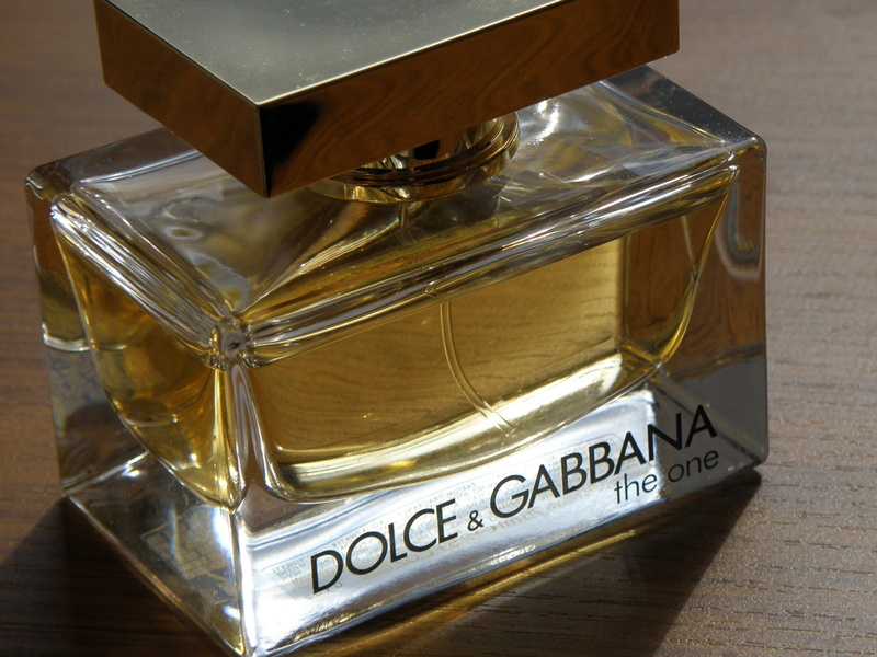 transparent, cosmetics, high angle view, wealth, business, gold colored, metal, gold, Perfume, Dolce, communication, Vial, container, close-up, food and drink