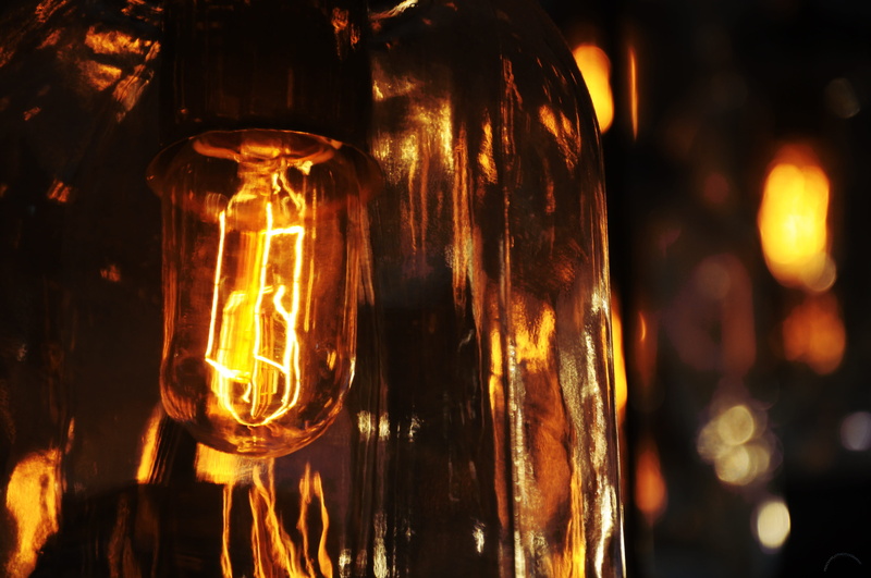 transparent, indoors, thomas, focus on foreground, design, dark, technology, watt, close-up, edison, lightbulb, energy, glowing, illuminated, glass - material