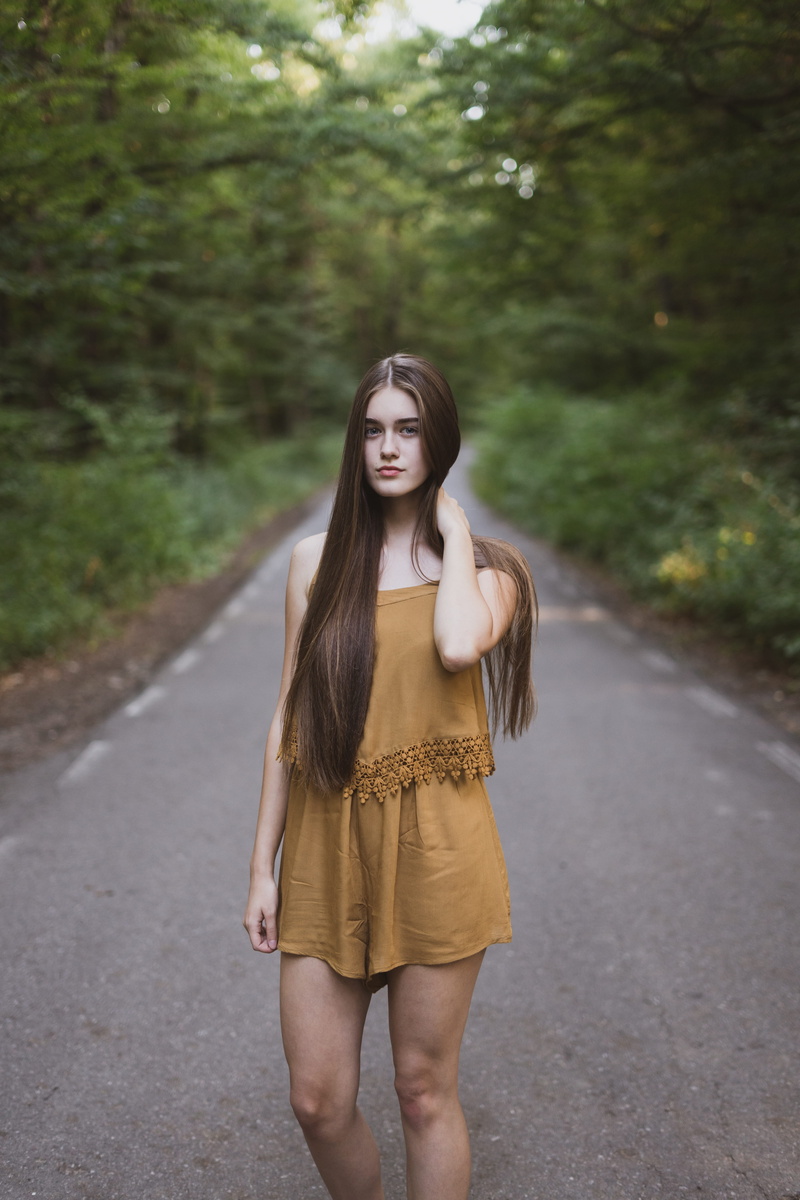 hairstyle, beautiful woman, young women, standing, blonde, fashion, three quarter length, the way forward, model, young adult, front view, real people