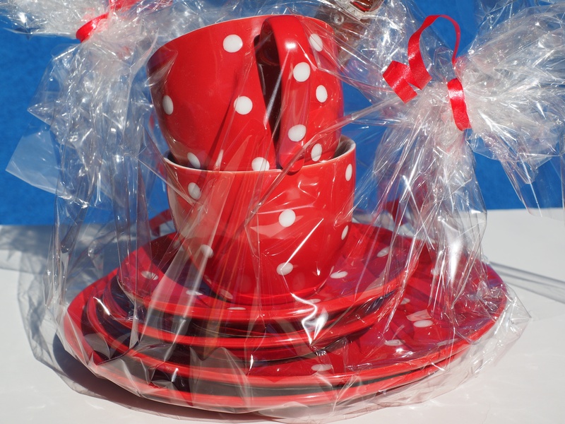 nature, transparent, pattern, mitbringsel, plate, red, slide, coffee mugs, holiday, dot pattern, cellophane, gift, loop, birthday present, indoors, white