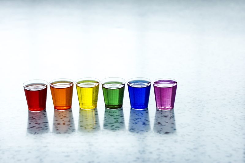 scientific experiment, 4K, in a row, shot glasses, copy space, liquid, no People, test tube rack, laboratory, blue, side by side, test tube, choice, variation