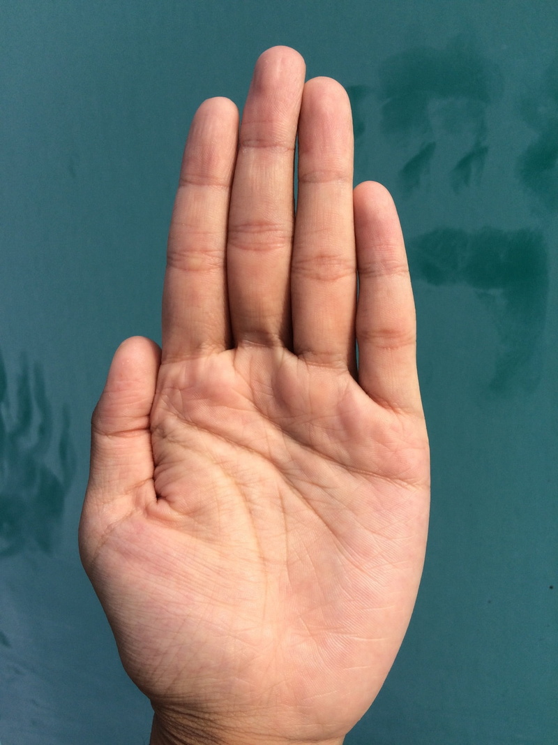 clinic, blood vessel, mirror, fingerprint, care, real people, male, unlucky, colored background, good luck with money, images, write, get, bleaching, screen