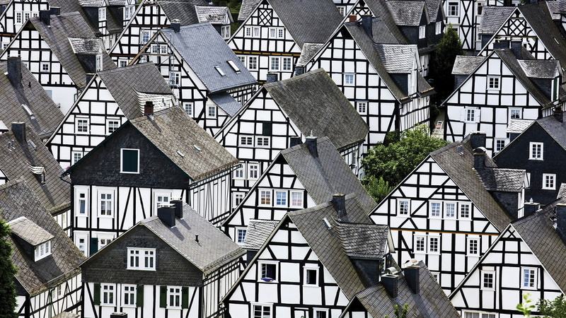 town, high angle view, Freudenberg, community, outdoors, architecture, building exterior, apartment, city, built structure, sunlight, 1080P, no people