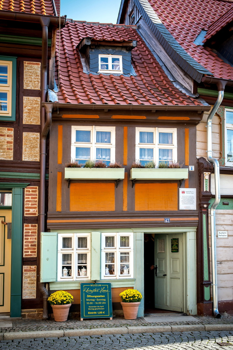 historically, fachwerkhaus, old town, building, residential district, building exterior, built structure, street, germany, roof, outdoors, city, day, 5K
