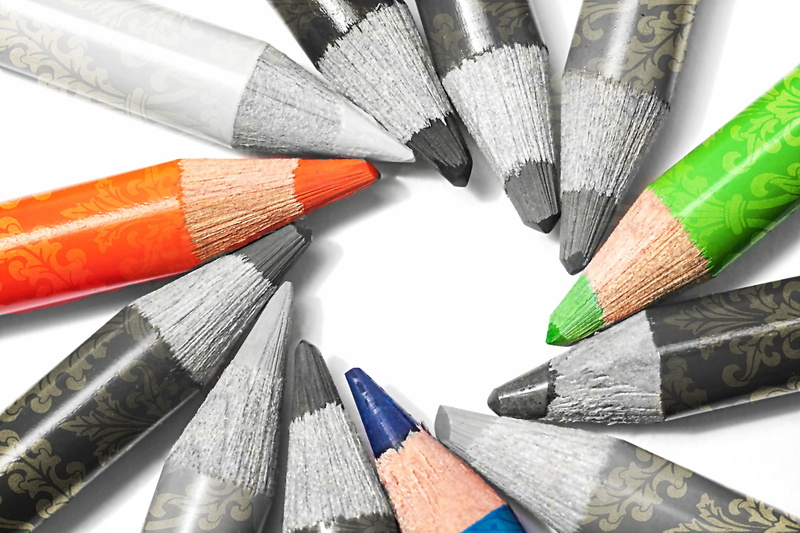 colors, graphic design, writing implement, crayons, selective, pointed, painter, equipment, office, indoors, group of objects, studio shot, craft, color key