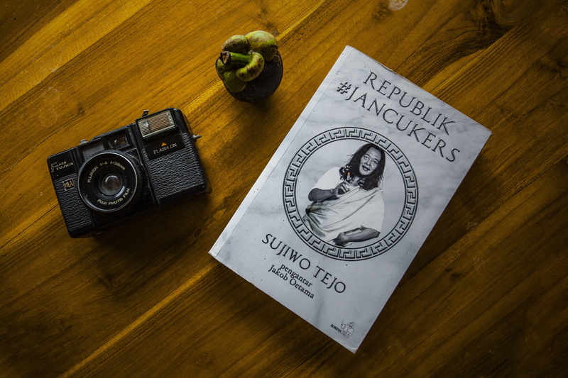 watch, camera, notebook, book, the past, antique, directly above, text, paper, planning, books, photography, vintage, wood - material, travel, communication