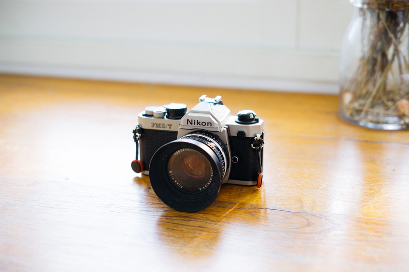 lens - eye, camera, slr, camera - photographic equipment, selective focus, retro styled, indoors, lens - optical instrument, nikon, digital camera, slr camera