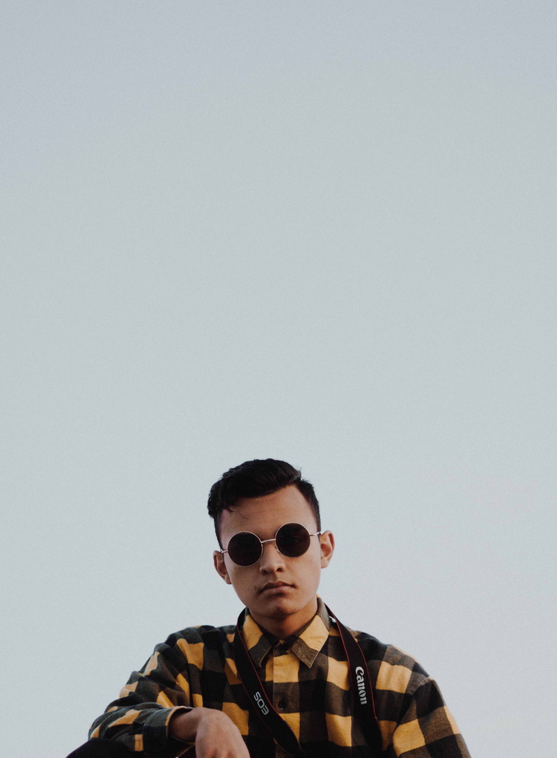 front view, taking, glasses, man, 4K, black, clear sky, boy, shirt, sky, young men, portrait, leisure activity, colored, brown, lanyard, sunglasses, canon