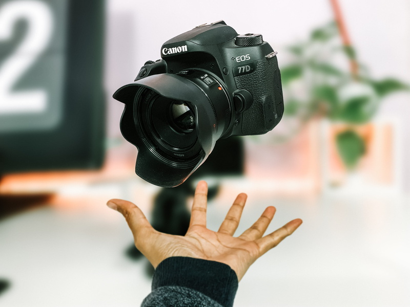 lcd screen, activity, screen, electronics, photo, one person, real people, digital camera, technology, human hand, holding, photography, camera - photographic equipment