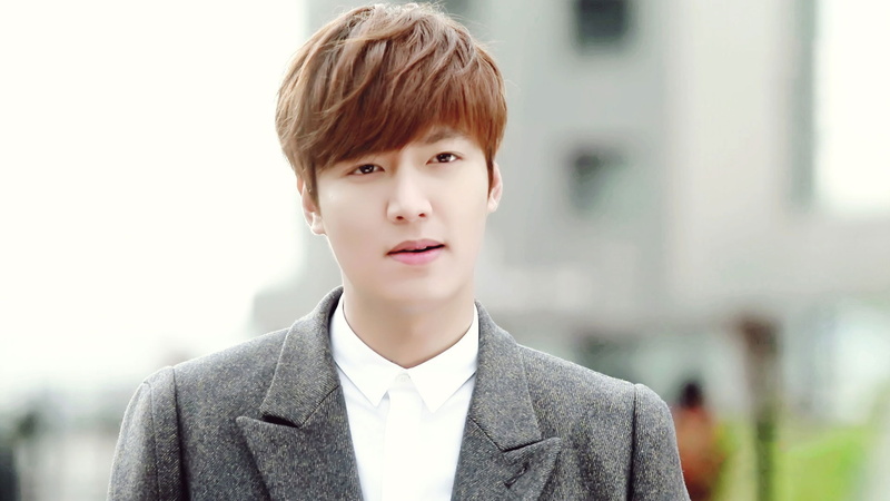 contemplation, young men, day, men, well-dressed, quality, bangs, ho, front view, min, portrait, focus on foreground, boys, headshot, close-up