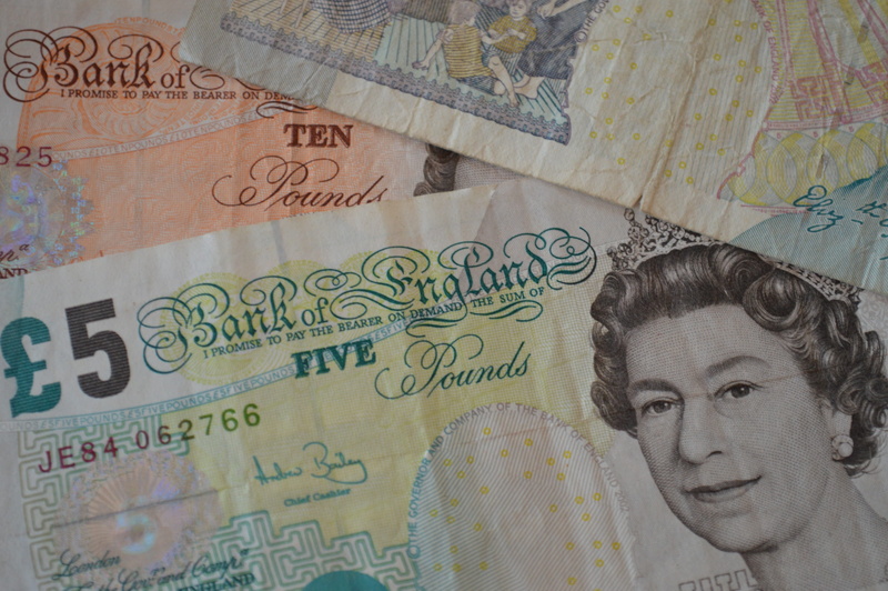 economy, expense, adult, full frame, paper money, saving, investment, body part, commerce, value, british, one person, pound, five, currency, Bills, paper currency