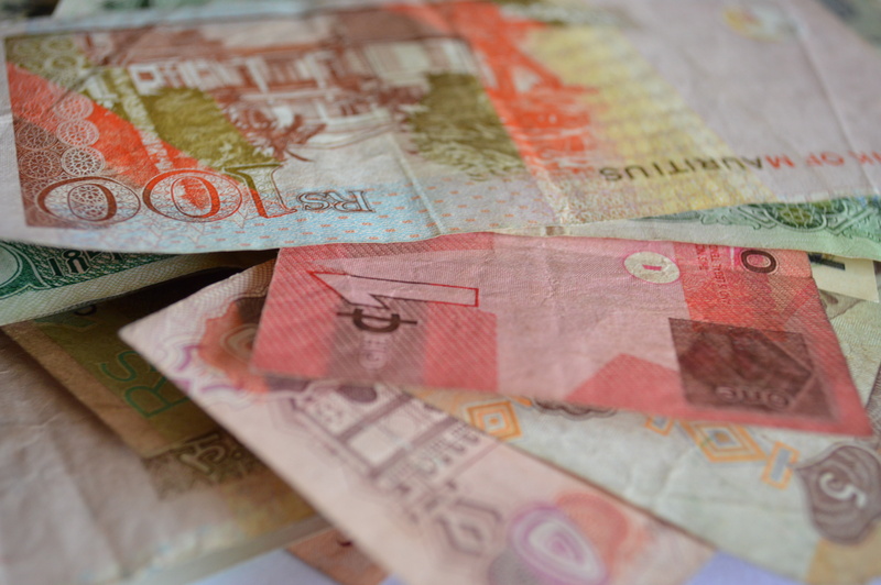 banknotes, 5K, abstract, soft focus, banking, investment, purple, saving, value, selective focus, money, cash, exchange, paper Currency, close-up, bills