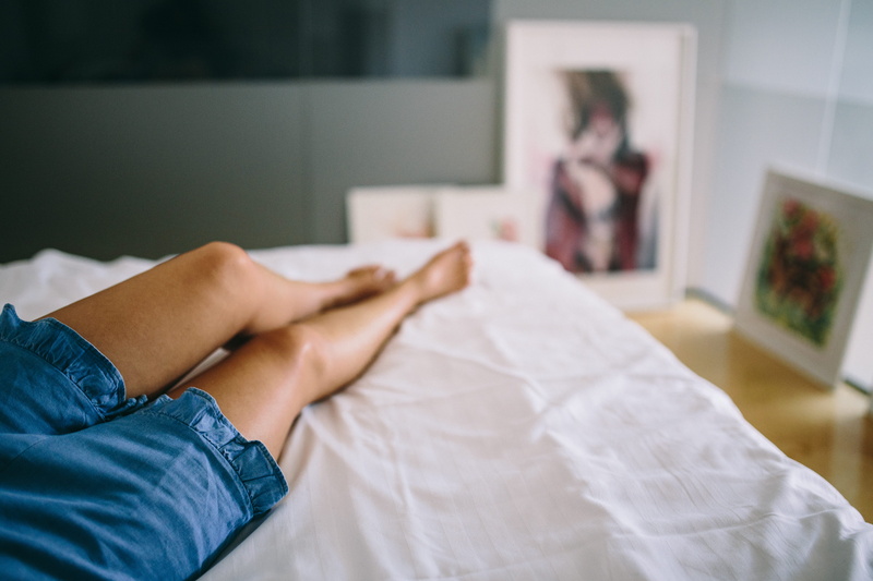 Modern, living room, lifestyles, lying Down, room, child, young Adult, bedroom, art, loft, 5K, females, apartment, domestic life, interior, jeans, adult
