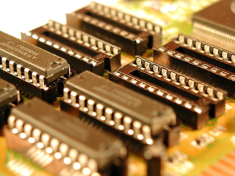 chips, selective focus, electricity, electrical Equipment, board, in a row, semiconductor, electronics Industry, no people, black, computer, connection