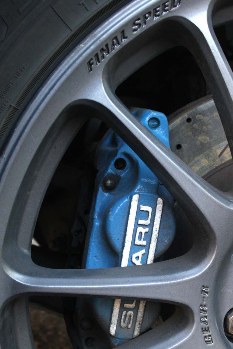 no people, car, 5K, metal, wheel, stationary, blue, mode of transportation, caliper, subaru, transportation, vehicle interior, land vehicle, day, close-up