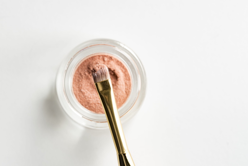 jar, drink, make-up brush, beauty, makeup, freshness, glass, extreme close-up, eye shadow, copy space, beauty blogger, indoors, 5K, front, eyeshadow, refreshment