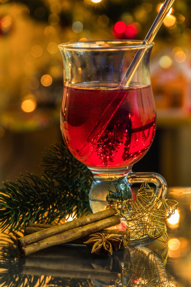 indoors, cinnamon, alcohol, drink, advent, anise, star, christmas ornament, christmas decoration, 5K, no people, christmas tree, red, glass, illuminated