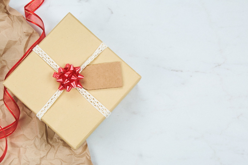 gift box, bow, Red, Holidays, holiday, tied bow, copy space, Christmas, gift, package, ribbon, box - container, wrapping paper, ribbon - sewing item, paper