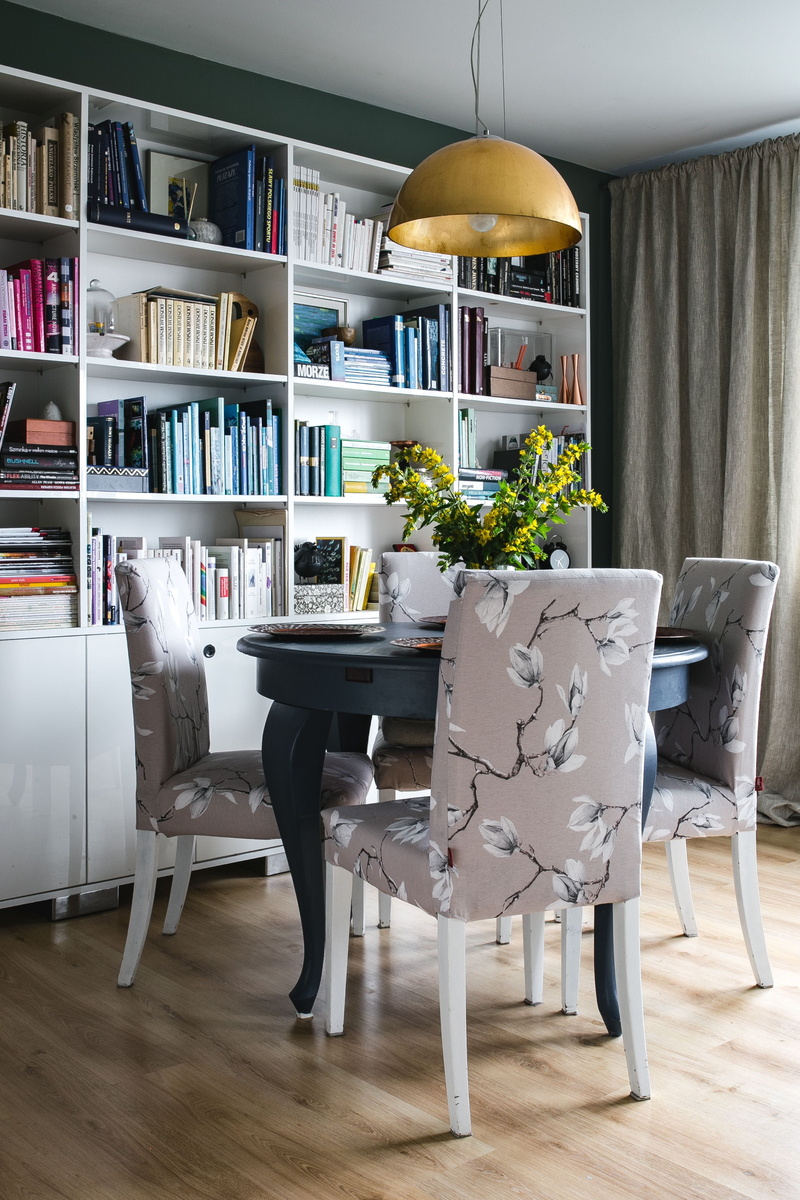 table, elegant, chair, shelf, wood, electric lamp, 2K, flooring, lifestyles, flat, indoor, blue, interior design, indoors, home office, apartment, elegance