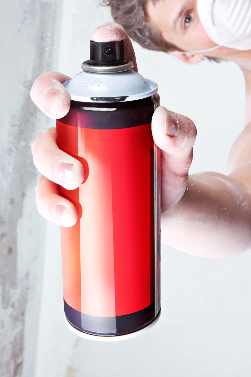 adult, image, work, interior, indoors, focus on foreground, 2K, can, real people, renovation, imagination, graffiti, equipment, house, vandalism, spraycan